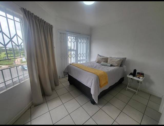 2 BEDROOM APARTMENT FOR SALE IN UMHLANGA RIDGE